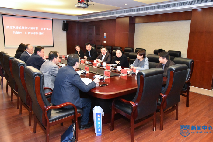 XCB_8898.jpg XCB_8898.jpg