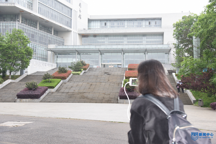 1524473848227783.jpg 直播图书馆,用镜头打开好奇之门 (1)1010.jpg