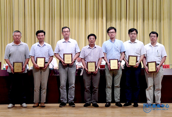 nEO_IMG_QCD_6043.jpg nEO_IMG_QCD_6043.jpg