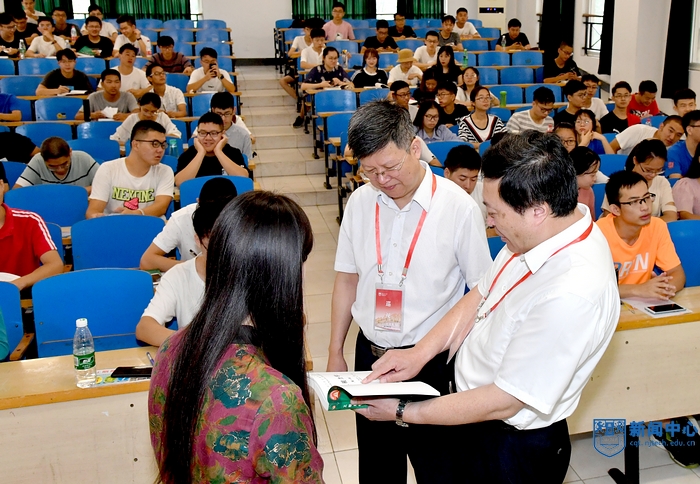 nEO_IMG_QCD_8652.jpg nEO_IMG_QCD_8652.jpg