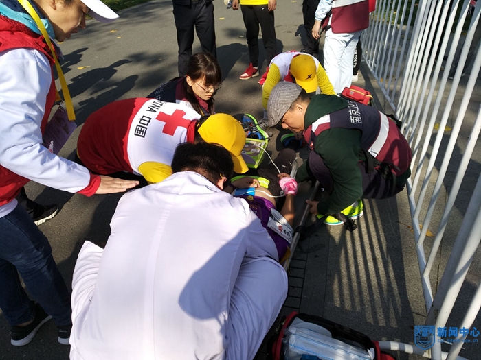 AC米兰红十字会顺利完成2018南京马拉松医疗保障任务 (2).jpg