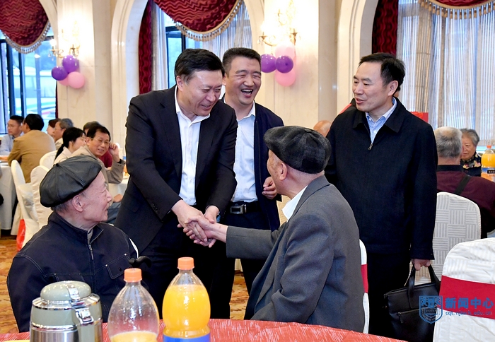 nEO_IMG_QCD_6245.jpg nEO_IMG_QCD_6245.jpg