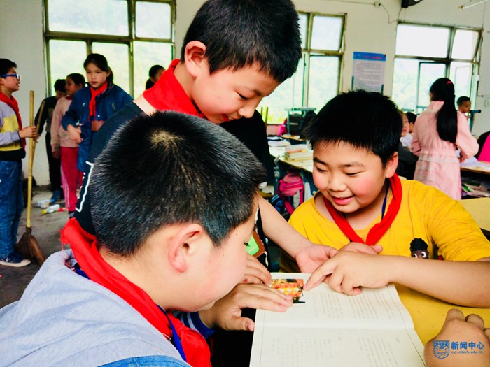 图书募捐,用书籍铺就梦想之路 (4)0808.jpg