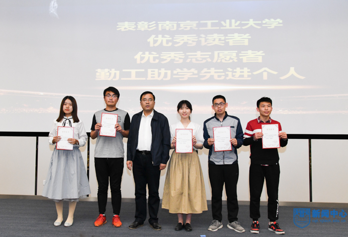 XCB_9656.jpg XCB_9656.jpg