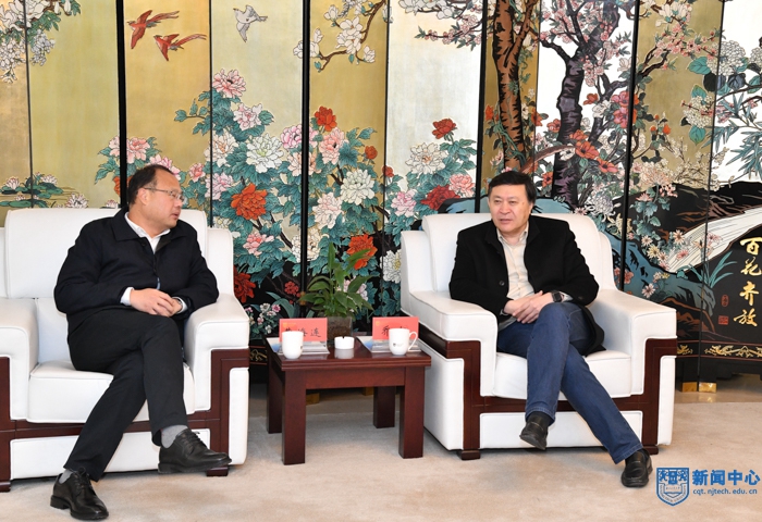 XCB_7033.jpg XCB_7033.jpg