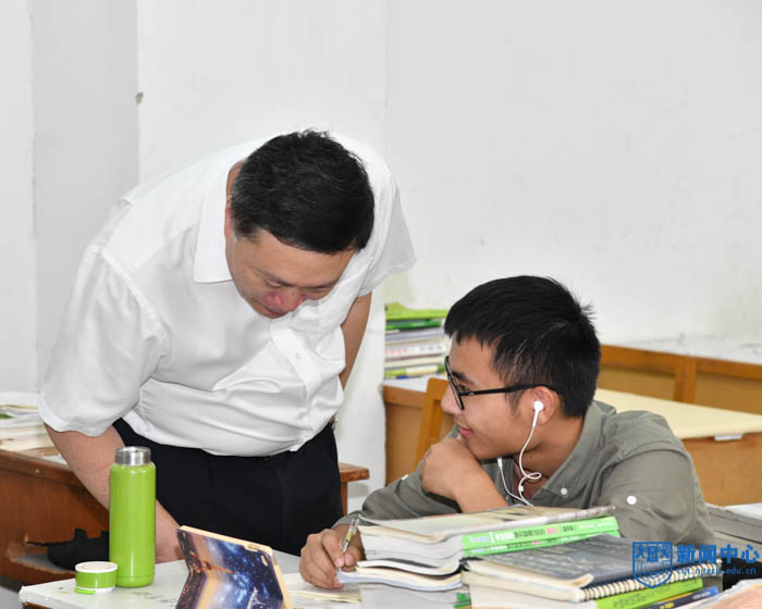 XCB_7342-9.jpg XCB_7342-9.jpg